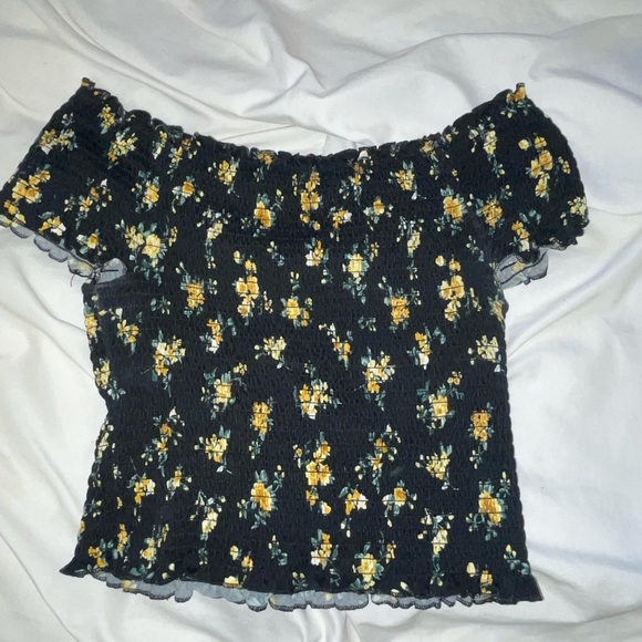 Black and yellow floral shirt - Picture 1 of 2